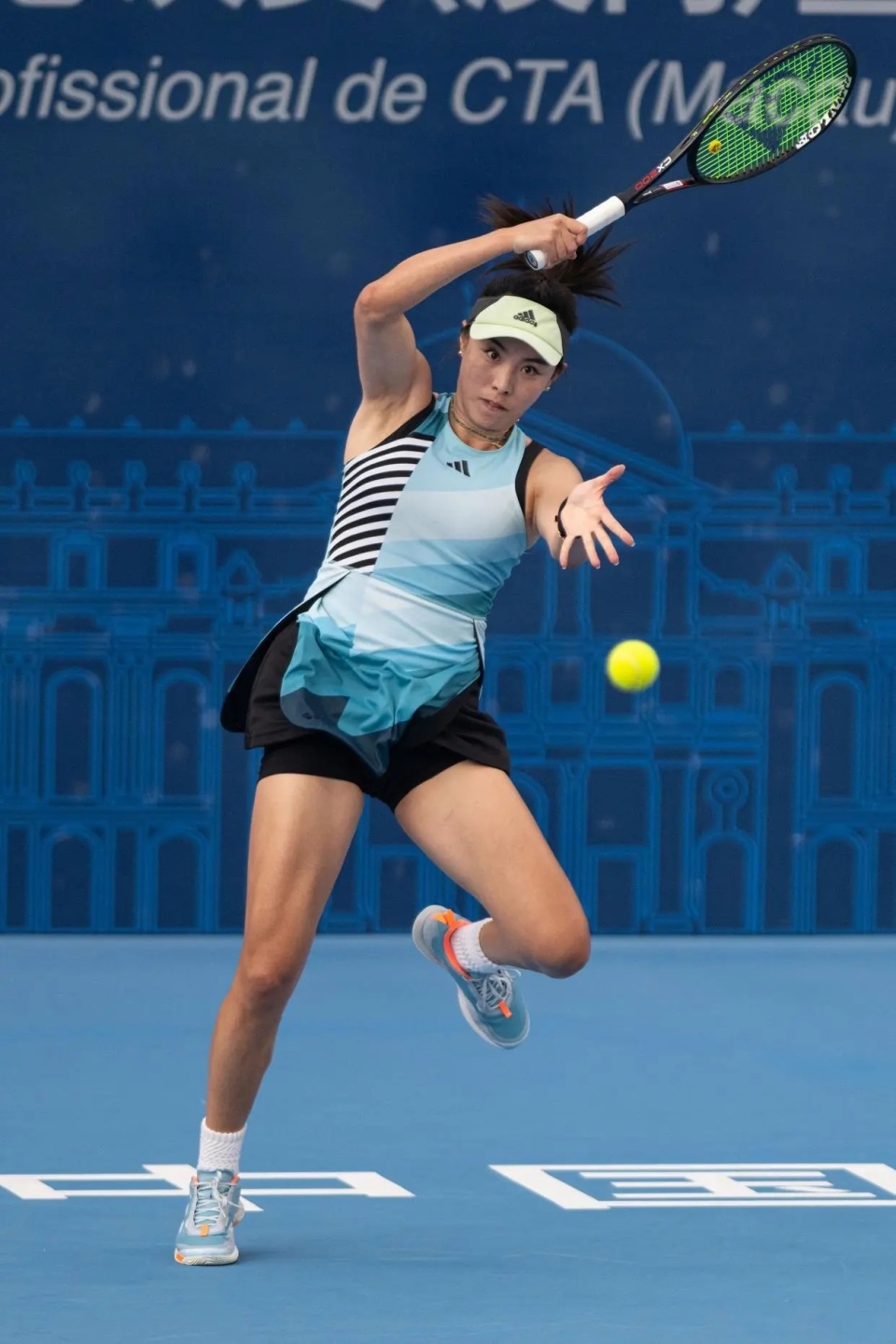 中巡赛总决赛半决赛,王蔷三盘击败尤晓迪闯入女单决赛!_腾讯新闻