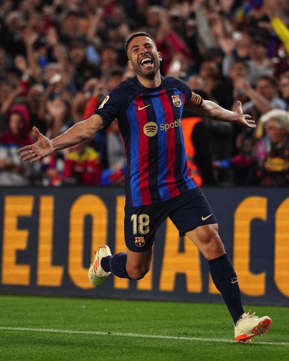 34岁阿尔巴宣布离队!提前解约放弃1年薪水,18年巴萨生涯17冠