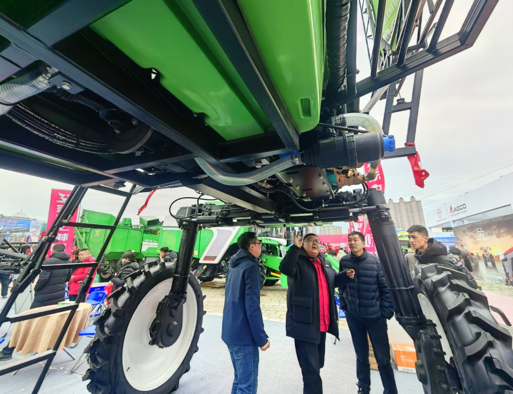 16日,2024年黑龙江农机产品展示交易会在省汽