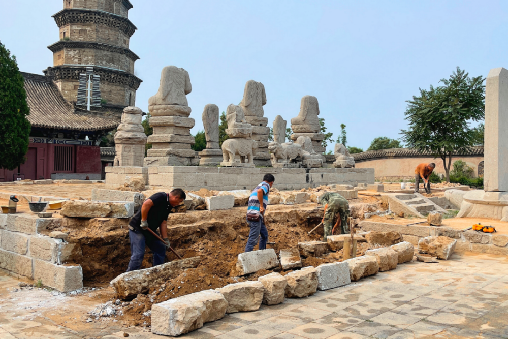 寺院场地整理及散落构件研究整理已完成,其他多项保护修缮工程正在