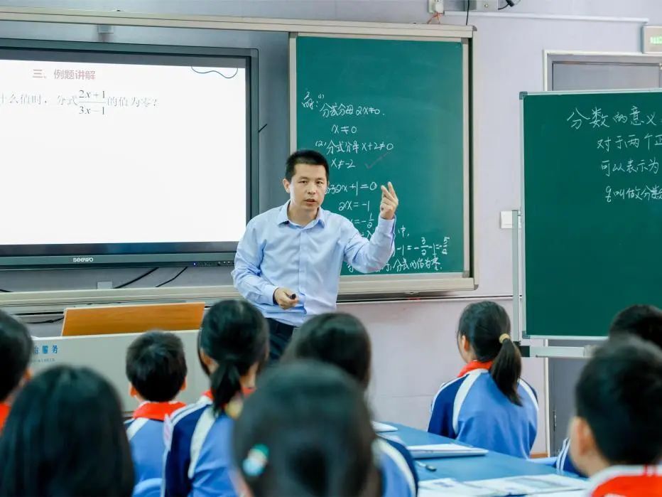 上海市毓华学校张建伟沈建英,上海青浦区世外学校党支部书记,副校长