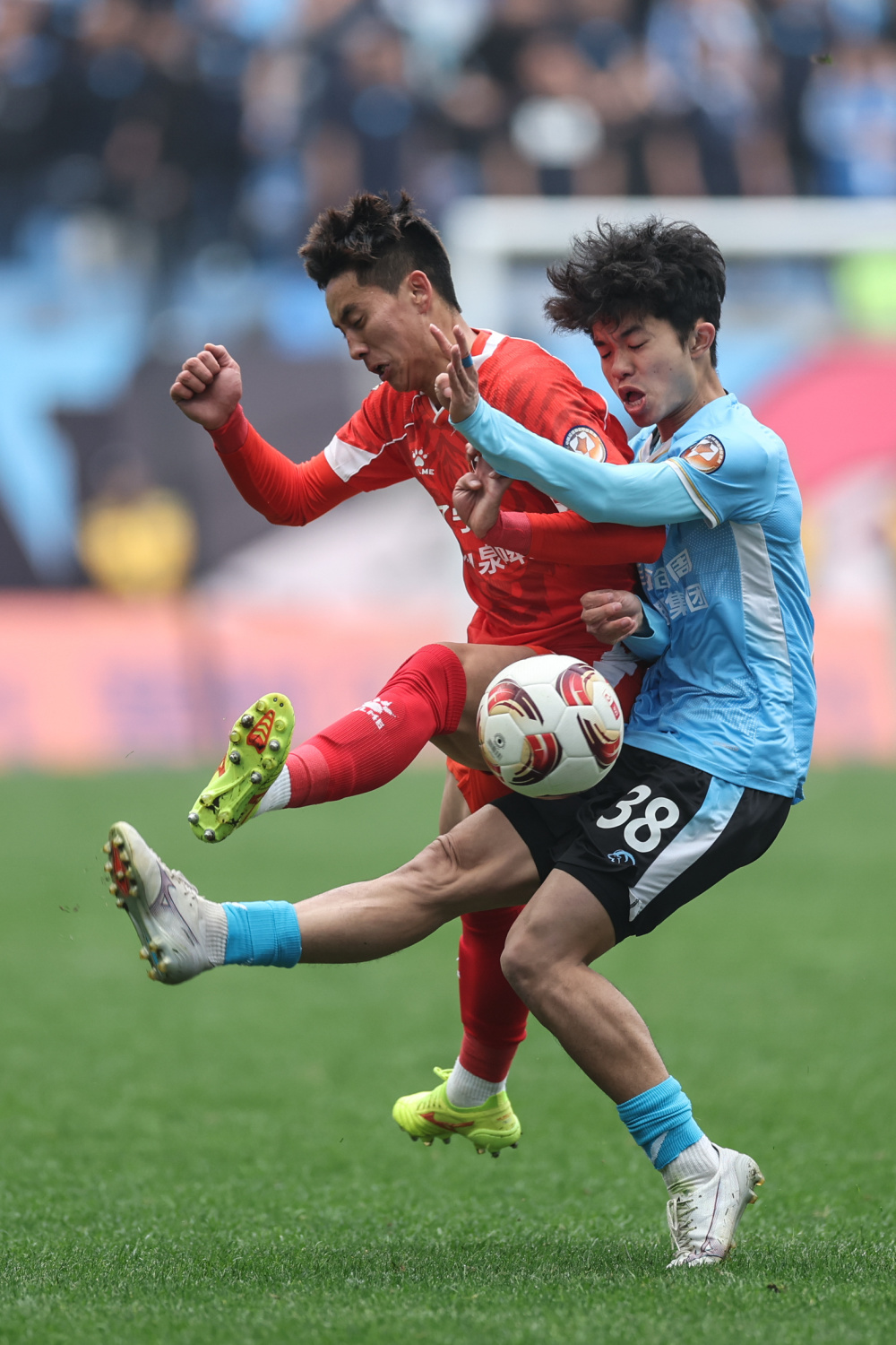 足球——中甲:大连英博胜辽宁铁人_腾讯新闻