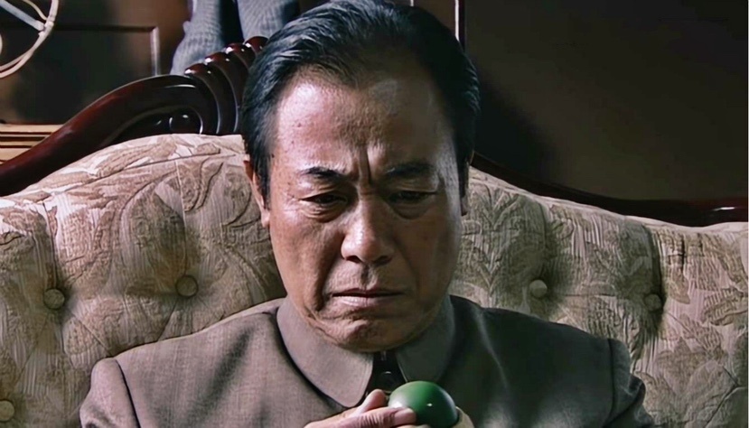 《潜伏》吴敬中在剧中到底捞了多少古董宝贝?