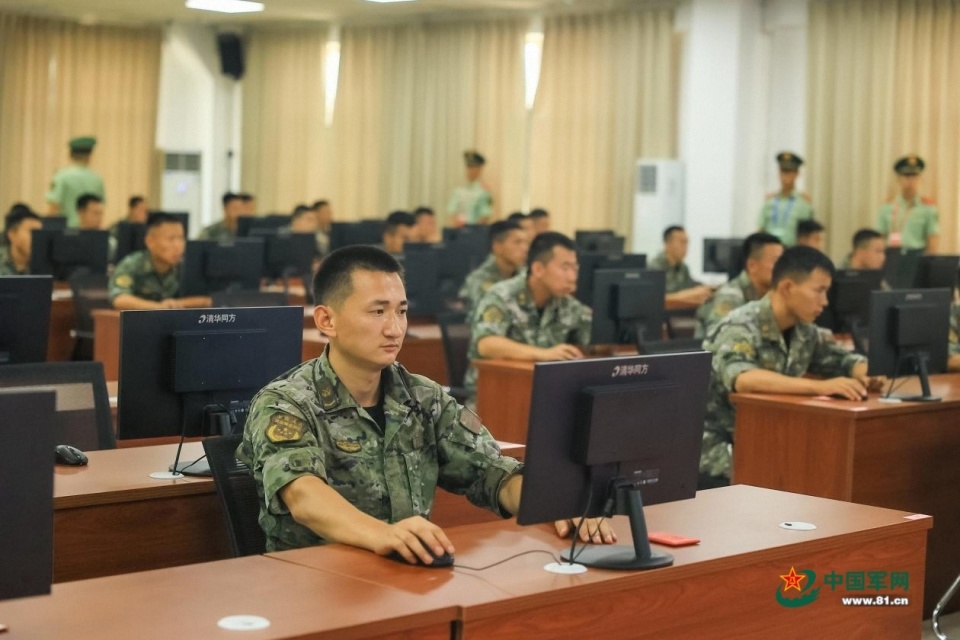 过关斩将！直击武警天津总队机动支队警士选晋考核现场_腾讯新闻