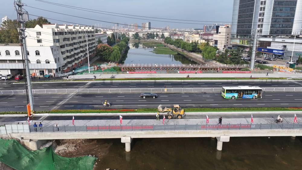 即墨区墨城路龙泉河桥建成通车_腾讯新闻