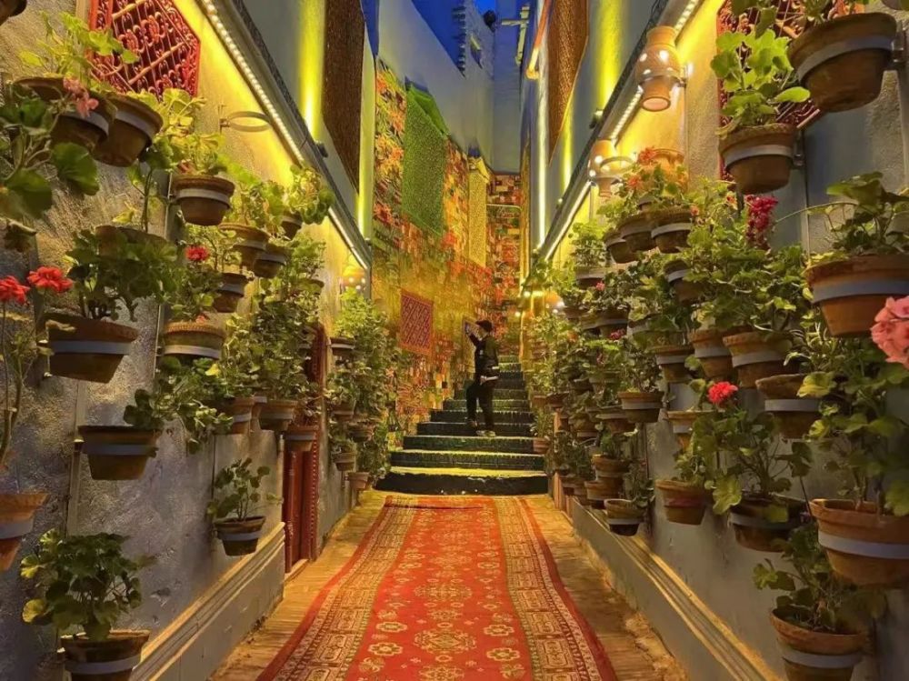 走过巴格其巷民宿街一定要去拍一套独特的旅行写真到喀什