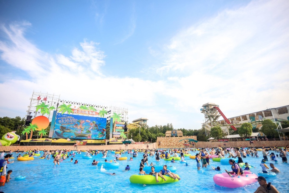 武汉玛雅海滩端午假期首日开园