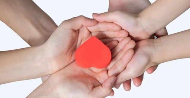 Heartwarming stories of Changning disability assistance volunteers — sign language guide nurses at the charitable deaf clinic, "little teachers" at charity shops... — QQ News