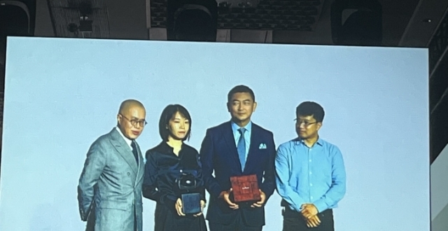 在杭州写东北故事，90后杨知寒获宝珀理想国文学奖首奖_腾讯新闻