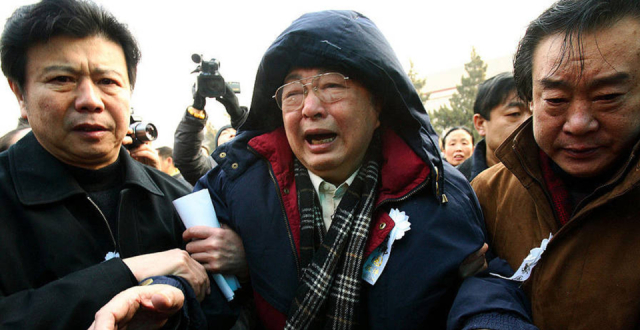 唐杰忠离世6年，老伴和小儿子都离世，一对儿女又因遗产对簿公堂_腾讯新闻