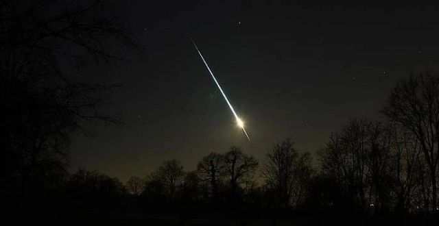 “火流星”再次划破夜空，不过这次是预料之中的事丨天市垣_腾讯新闻