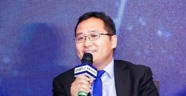 银河基金再现高管变更！胡泊新任公司董事长；管理规模长期在千亿左右徘徊_腾讯新闻