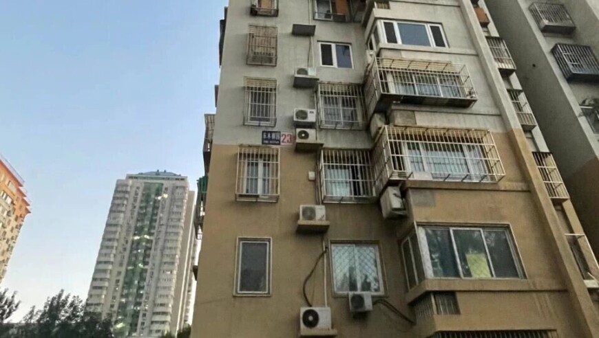 开发商无力偿还银行债务，业主入住近二十年，房产证仍然“在路上”