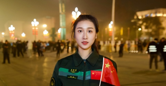 黄欣：观看升旗仪式是青少年爱国主义教育的必修课_腾讯新闻
