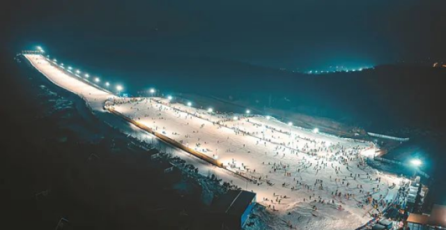 “冷冰雪”引爆“热运动”，江苏冰雪经济“火力全开”_腾讯新闻