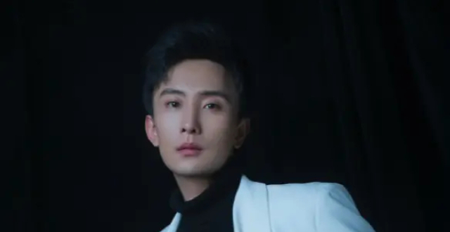 陕籍演员孙樾跨界当导演：“我高效一点，他们就能轻松些”，这才是打工人梦寐以求的老板_腾讯新闻