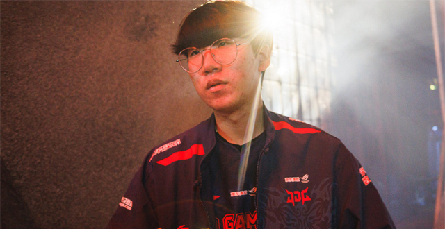 在父母的见证下ruler输给IG，赛前谈及退役，打算在这两年彻底离开？_腾讯新闻