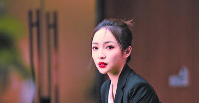 周末特稿｜90后女裁判王钟瑶：梦想能在奥运会上执裁中式台球_腾讯新闻