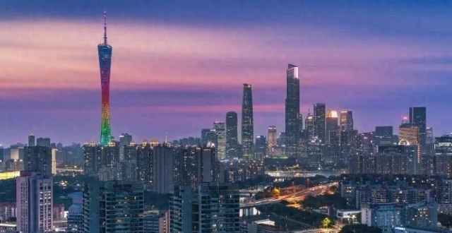 中国GDP十强城市再“易位”
