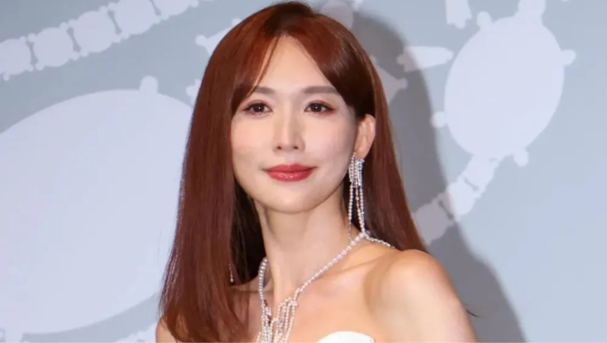 48岁林志玲状态大跌,近照脸僵苹果肌凸出皱纹明显,被嘲撞脸蔡明