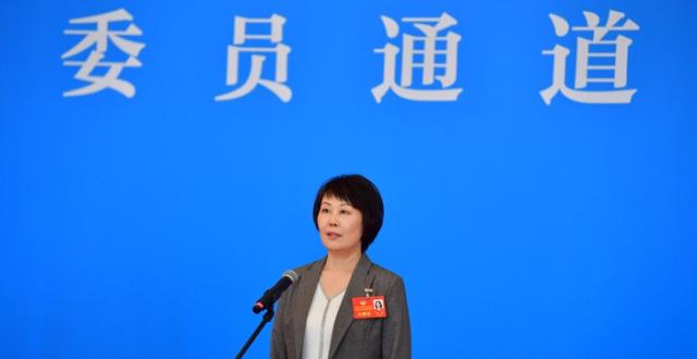 刘丽委员：用“陪伴的力量”守护孩子健康成长_腾讯新闻
