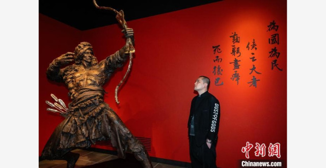 专访任哲：用雕塑讲述“侠之大者”_腾讯新闻