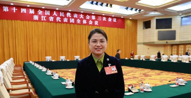 全国人大代表谢丽：文化自信引领新风尚 推动国潮消费高质量发展_腾讯新闻