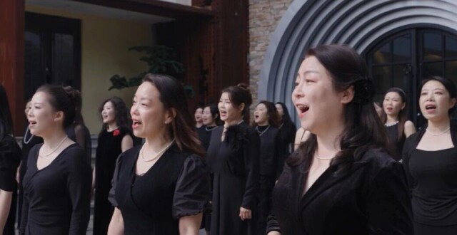 让普通人发光——陈戈与光芒合唱团的《归帆》之路_腾讯新闻