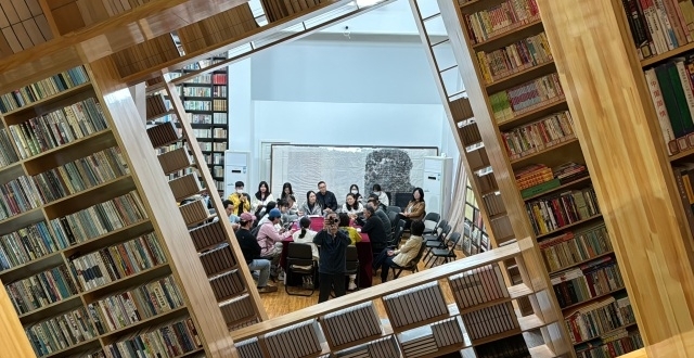 探访北京古旧书店：浓浓的历史气息，万千爱书人的“淘宝”之地_腾讯新闻