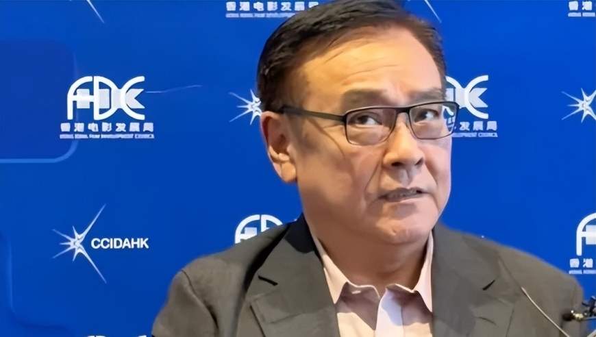 尔冬升称三年前就看过《给阿嬷的情书》剧本，直言其爆火：“没有人能预料吧，这属于爆冷门”