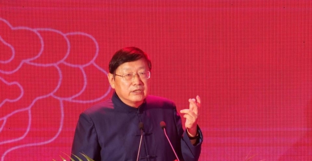 王巍：中华文明是万年奠基｜2023文化强国建设高峰论坛_腾讯新闻