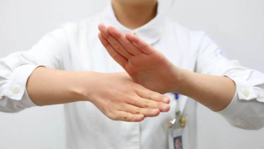 手指操被吹成“防痴呆神器”？医生揭秘：练对确实有好处，但除此之外还应该做这几件事