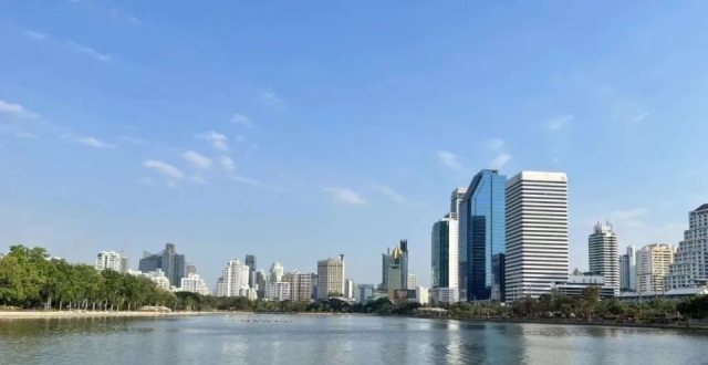 执掌公司70余年，侯业顺如何建立泰国保险帝国？_腾讯新闻