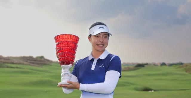 刘国梁女儿刘宇婕登顶中国女子公开赛