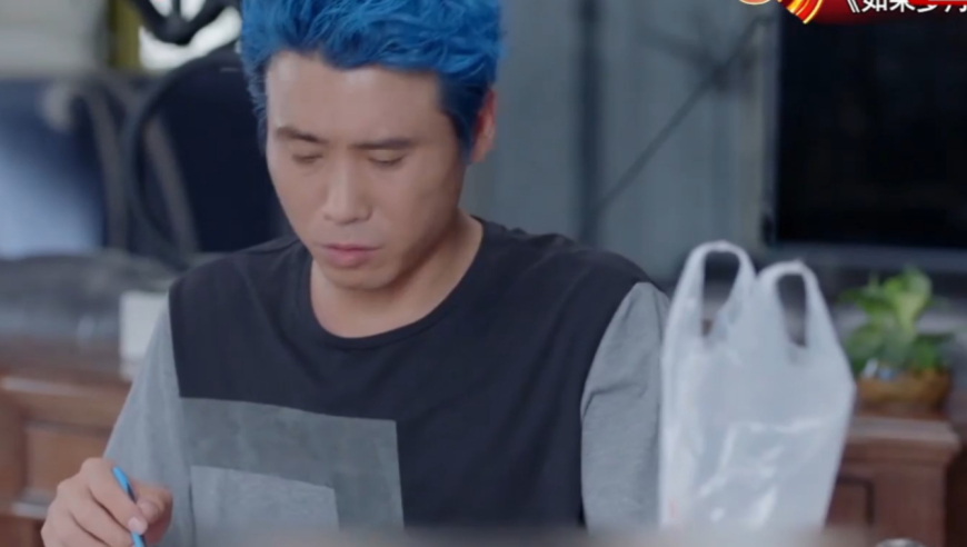 李乃文笑侃"蓝天愚"的颠覆人生,用鞋油染头发,太味儿了丨大戏