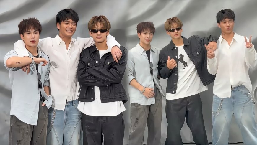 王中磊、冉莹颖、曹格儿子罕见同框！昔日萌娃集体“男大十八变”，网友：这波童年杀太狠了