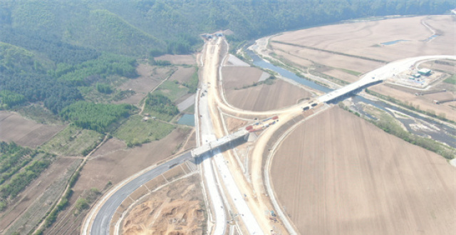 以铁军精神全力建设本桓高速公路项目_腾讯新闻