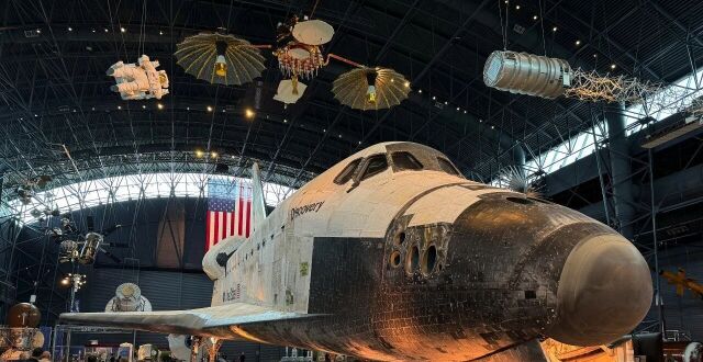 抢夺“发现号”航天飞机？NASA新掌门：要不给休斯顿换个“月球船”？_腾讯新闻