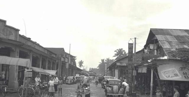 回到1950年的新加坡：亚答叶盖房、组团结婚、蹲着喝Kopi..._腾讯新闻