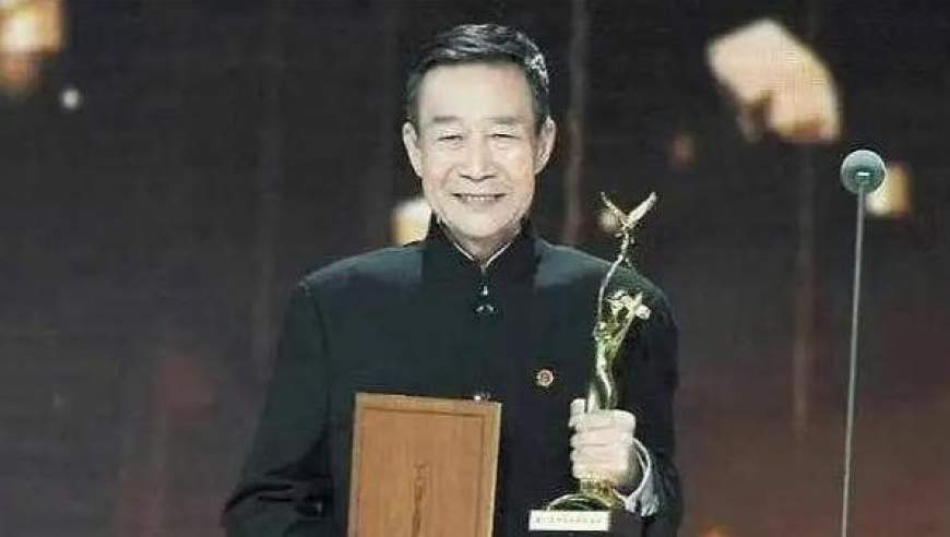 李雪健，拿遍影帝却入围不了白玉兰，郭靖宇曾为他炮轰组委会，失聪坚持拍《流浪地球3》