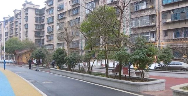 巩固提升文明城市创建成果｜钟山区：老旧小区换新颜 升级改造暖人心_腾讯新闻