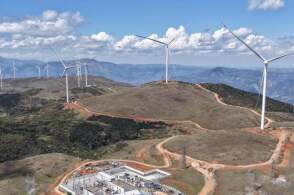 我国单机容量最大高原山地风电项目并网，额定功率11.1兆瓦，这是什么概念？高原风机有什么特点？