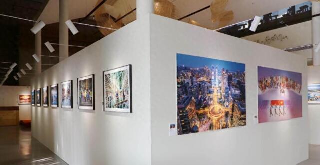 150多幅佳作 “影像成都”摄影艺术展开展_腾讯新闻