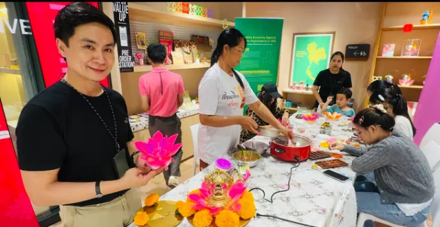 乌汶府推出芳香发光水灯 迎2026年水灯节与流火船_腾讯新闻
