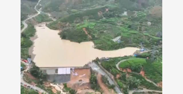 福建多地暴雨救援进行中