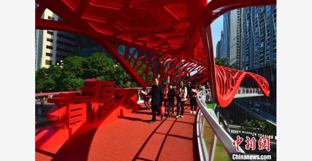 福州：民众城区高空漫步_腾讯新闻