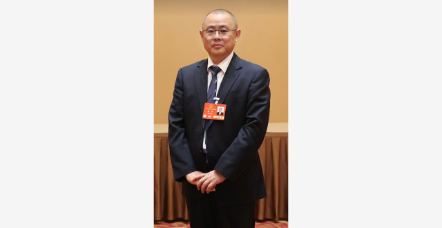 对话全国人大代表黄林：建议将来凤藤茶列入《中国药典》，破解产业发展瓶颈_腾讯新闻