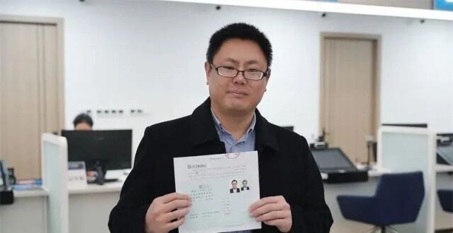 因持大陆定居证 台胞张立齐遭台陆委会废止台湾身份_腾讯新闻