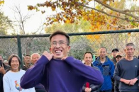 老中青三代同杠，全民健身单杠_腾讯新闻
