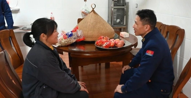 深入家访拉近距离，拜年慰问情暖人心_腾讯新闻